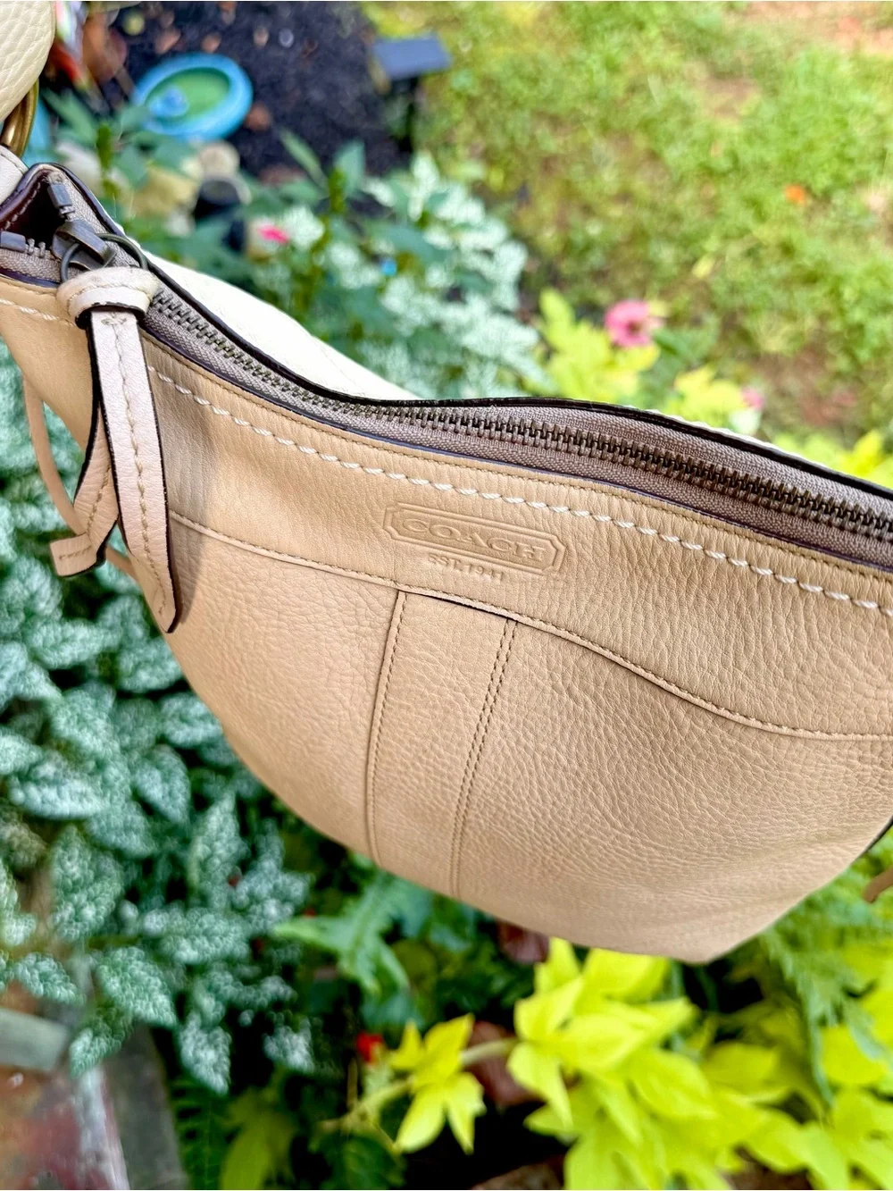 Vintage Coach Legacy Pebble Leather Crossbody Sling Shoulder Bag Purse Beige